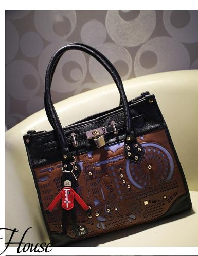 หมดค่ะ กระเป๋าแฟชั่นLuluhouse รุ่นL108-01BLรุ่นนี้เก๋จริงๆไม่เหมือนใคร รับประกันของแท้100% 